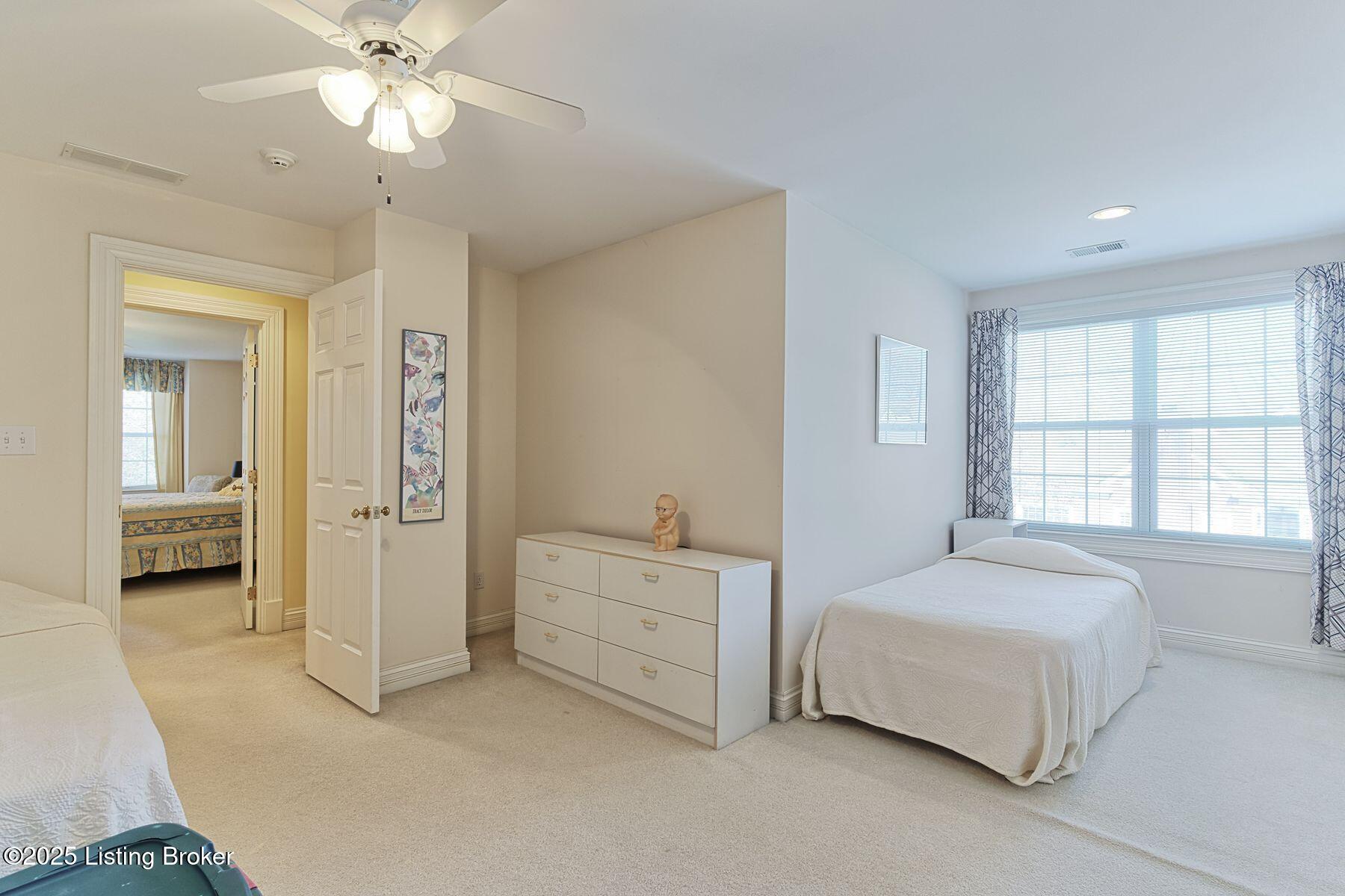2001 Ashwood Bluff Ct, Louisville, Kentucky image 35