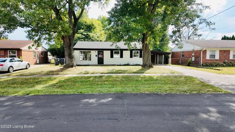 Photo of 5430 Cedarwood Dr, Louisville, KY 40272 (MLS # 1701255) Photo of 5430 Cedarwood Dr, Louisville, KY 40272 (MLS # 1701255)