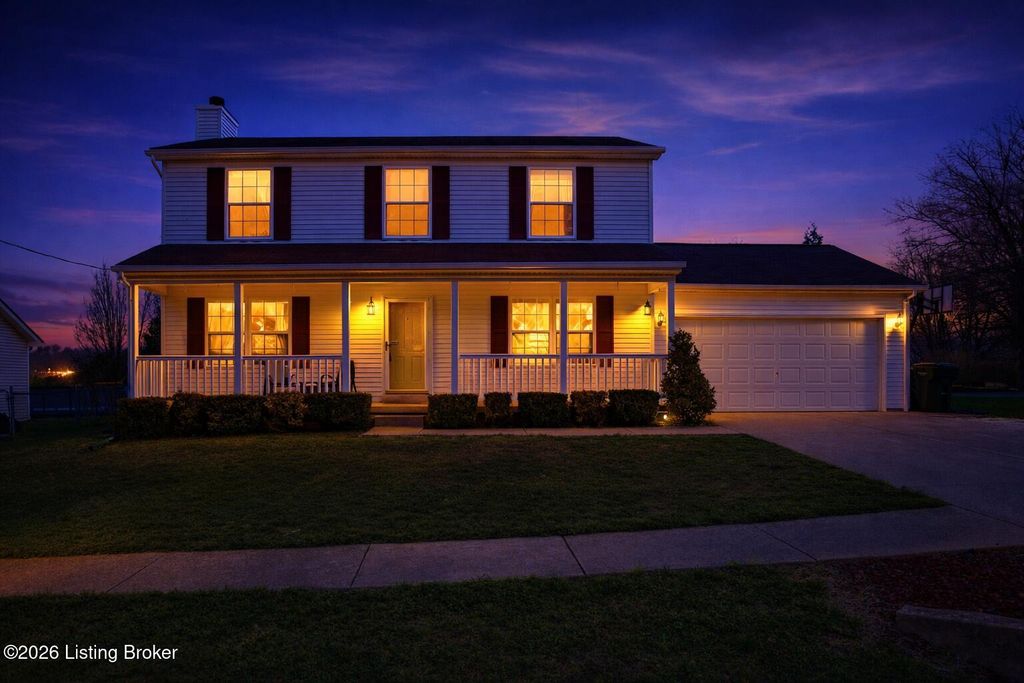 Photo of 501 Eileen Ct, Vine Grove, KY 40175 (MLS # 1711697)