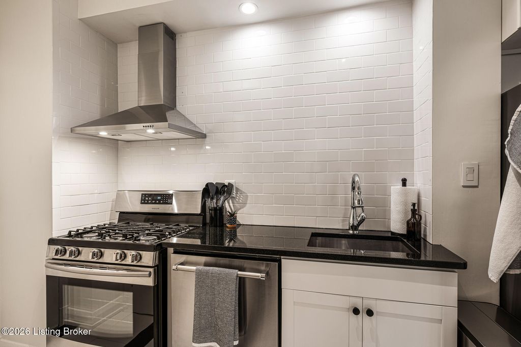 Photo of 1412 Willow Ave #56, Louisville, KY 40204 (MLS # 1712673)