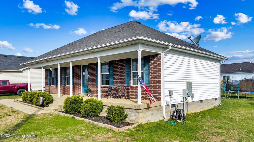 Photo of 492 Gentry Ln, Mt Washington, KY 40047 (MLS # 1712153)