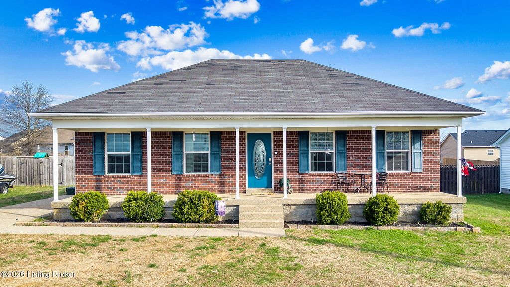 Photo of 492 Gentry Ln, Mt Washington, KY 40047 (MLS # 1712153)