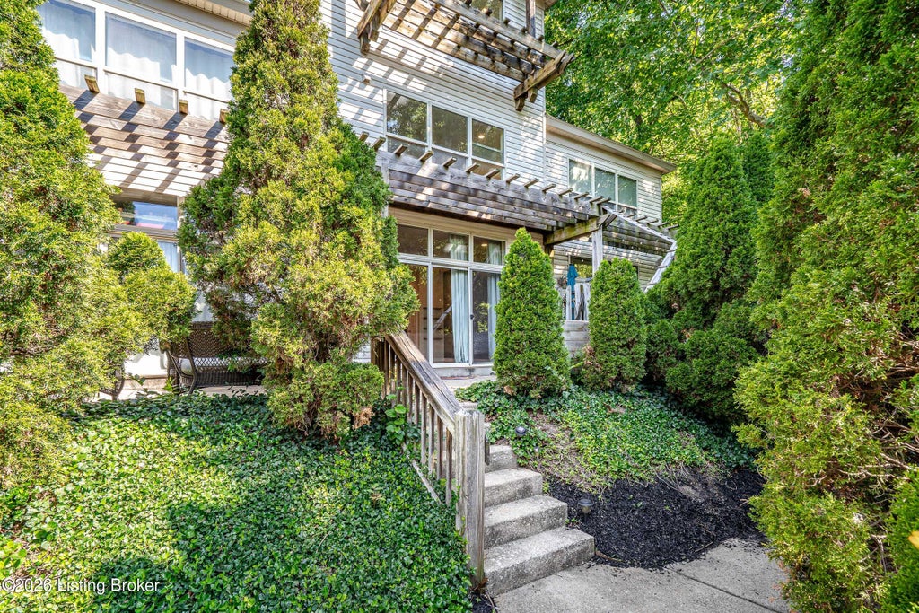 Photo of 355 Kenilworth Rd, Louisville, KY 40206 (MLS # 1732558)