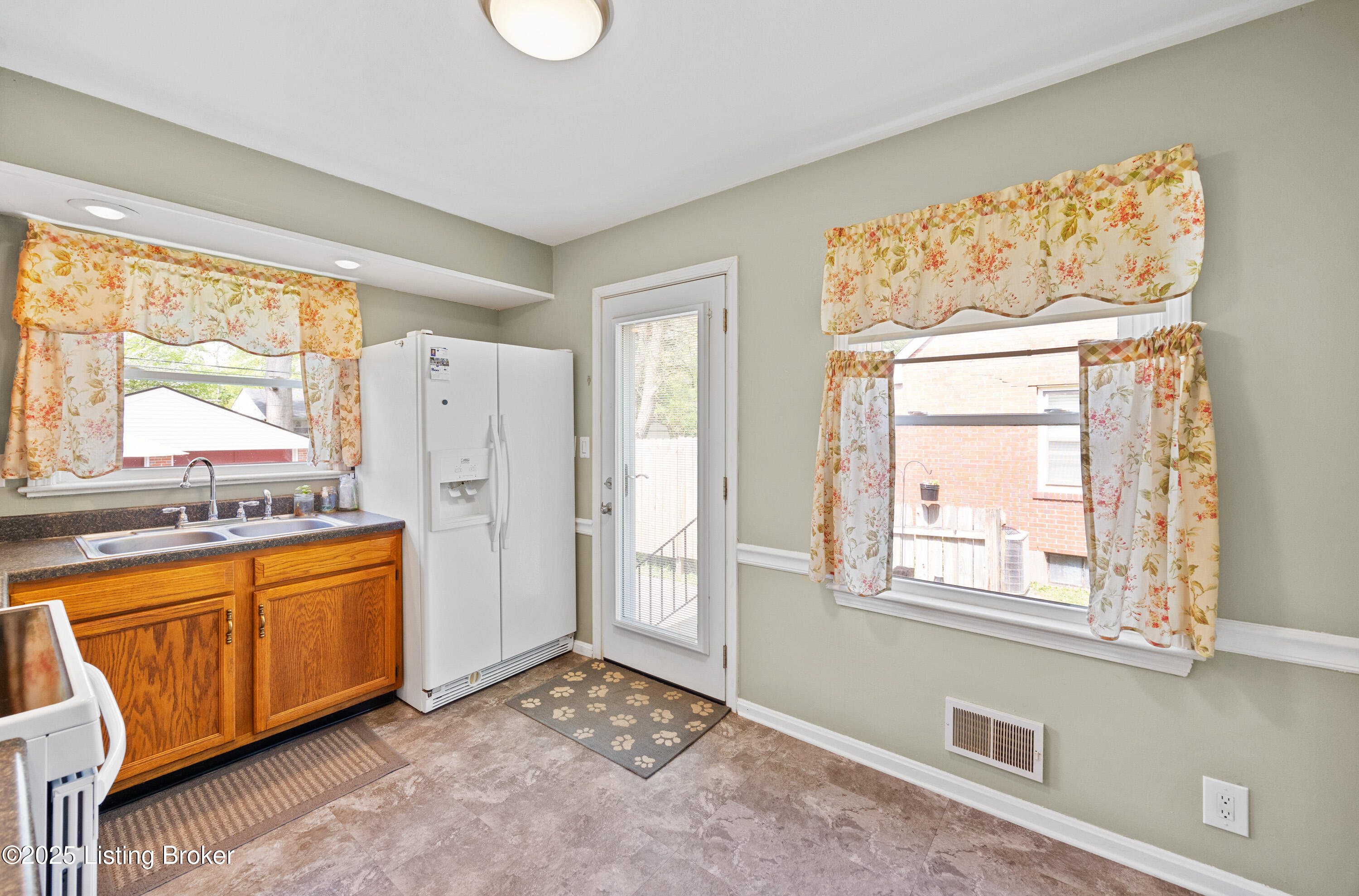 3742 Glenmeade Rd, Louisville, Pennsylvania image 10