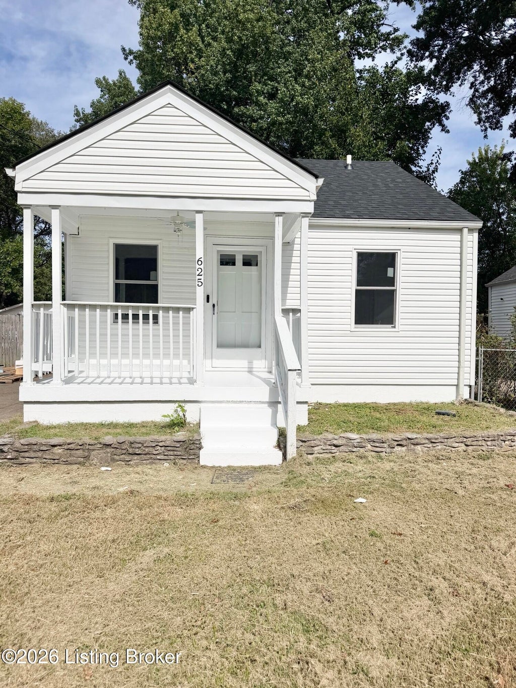 Photo of 625 Gheens Ave, Louisville, KY 40214 (MLS # 1729374)