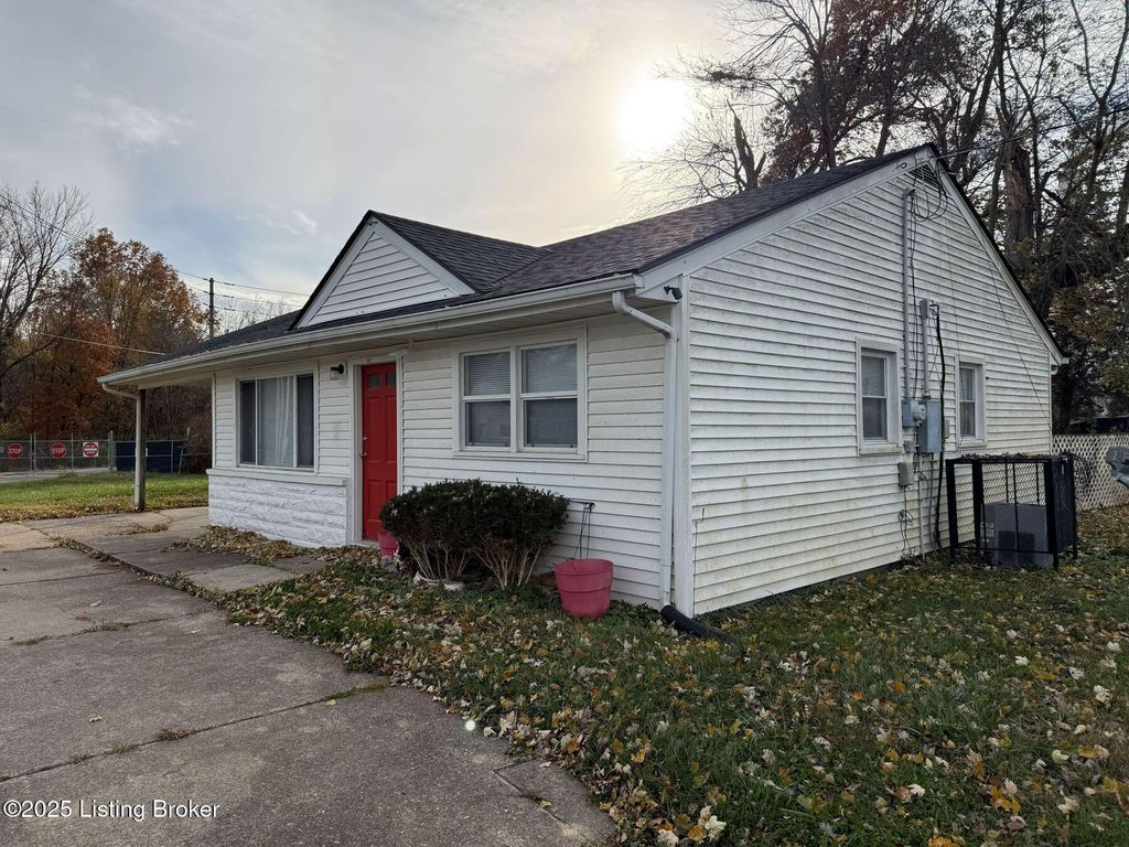 Photo of 7300 Rainbow Dr, Louisville, KY 40272 (MLS # 1705504)