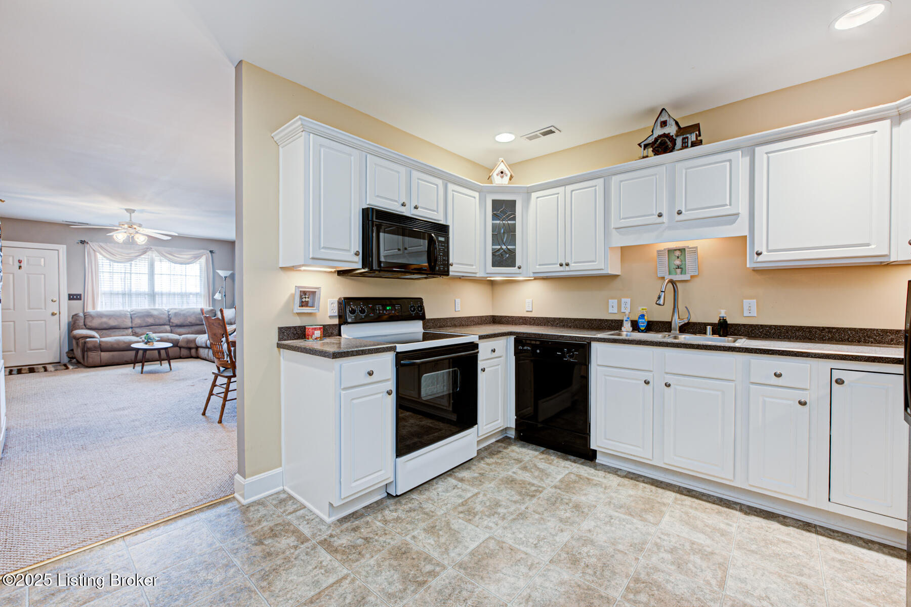 8213 Delta Cir, Louisville, Kentucky image 8