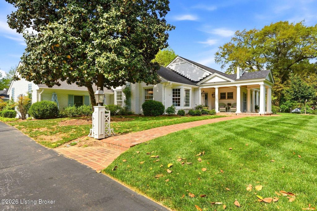 Photo of 506 Jarvis Ln, Louisville, KY 40207 (MLS # 1716242)