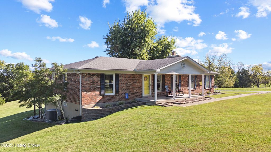 Photo of 400 Hialeah Dr, Coxs Creek, KY 40013 (MLS # 1705878)