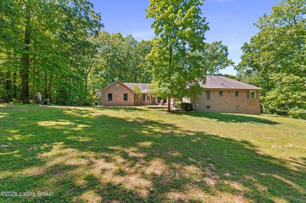 Photo of 716 Arnold Ln, Shepherdsville, KY 40165 (MLS # 1717097)
