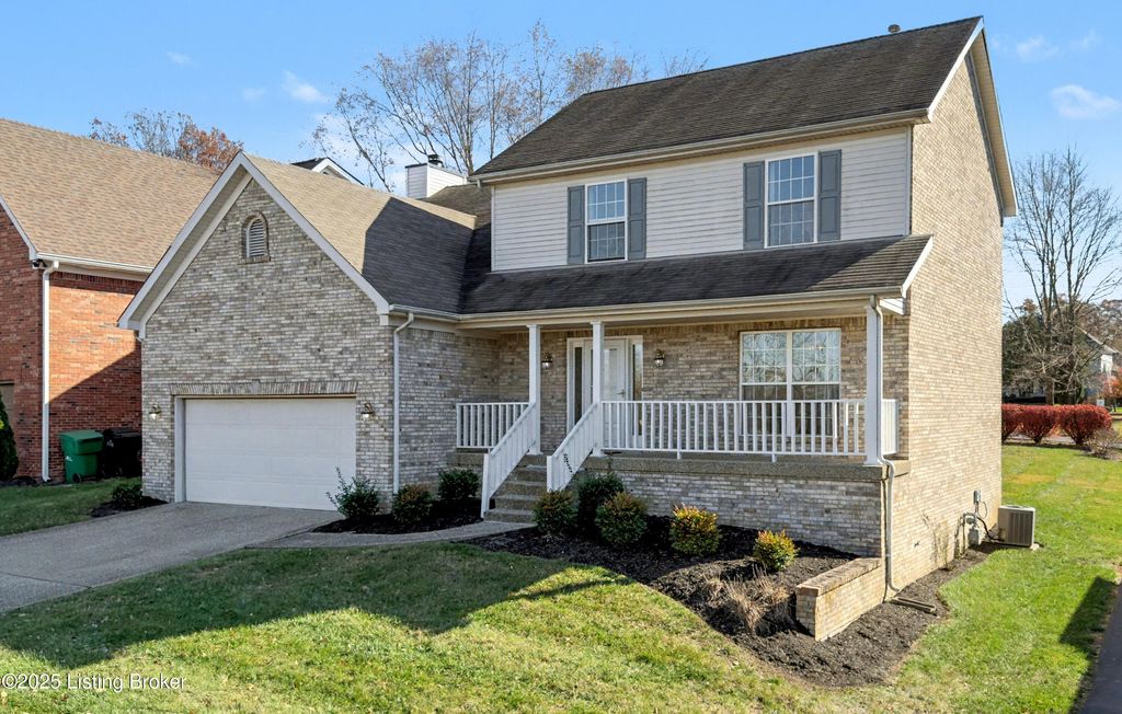 Photo of 10906 Lake Vista Ct, Louisville, KY 40241 (MLS # 1704019)