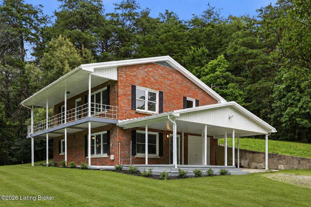 Photo of 245 E Oak St, Lebanon Junction, KY 40150 (MLS # 1721473)