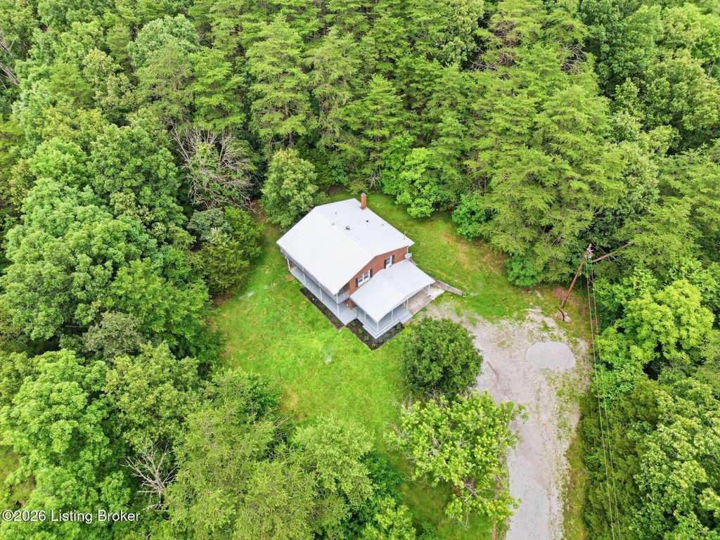 Photo of 245 E Oak St, Lebanon Junction, KY 40150 (MLS # 1721473)