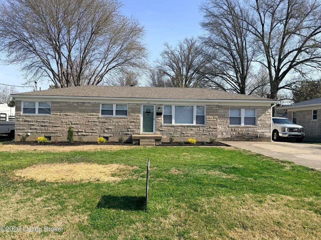 Photo of 6413 South Dr, Louisville, KY 40272 (MLS # 1712443)