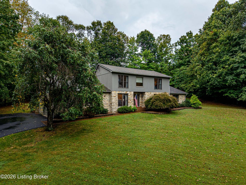 Photo of 627 Maple Dr, Elizabethtown, KY 42701 (MLS # 1729228)