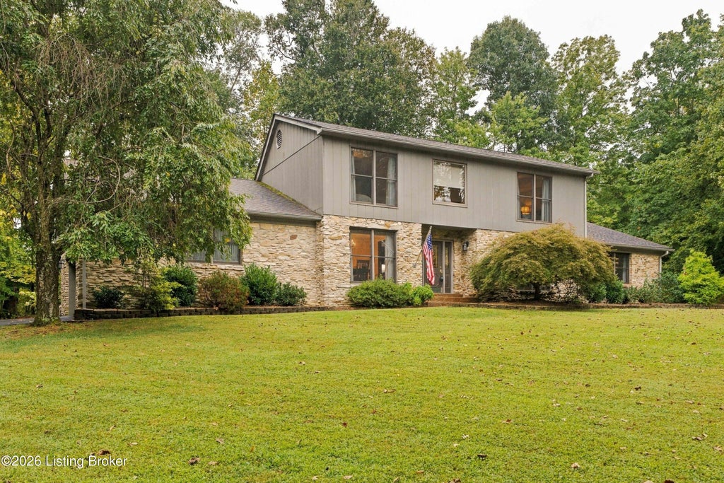 Photo of 627 Maple Dr, Elizabethtown, KY 42701 (MLS # 1729228)