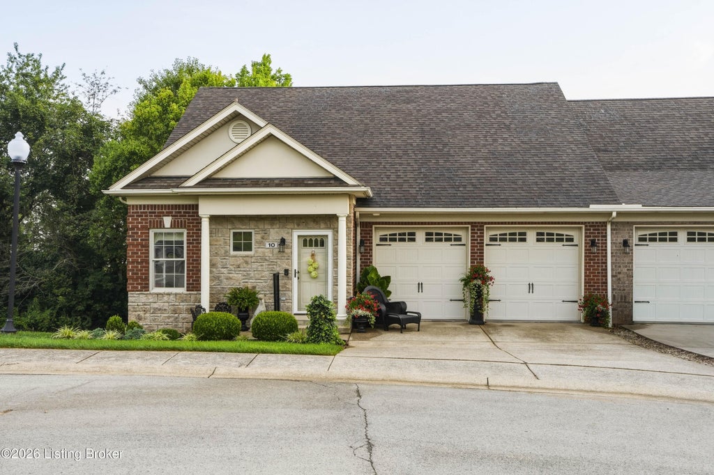 Photo of 10 Pheasant Glen Dr, Shelbyville, KY 40065 (MLS # 1724948)