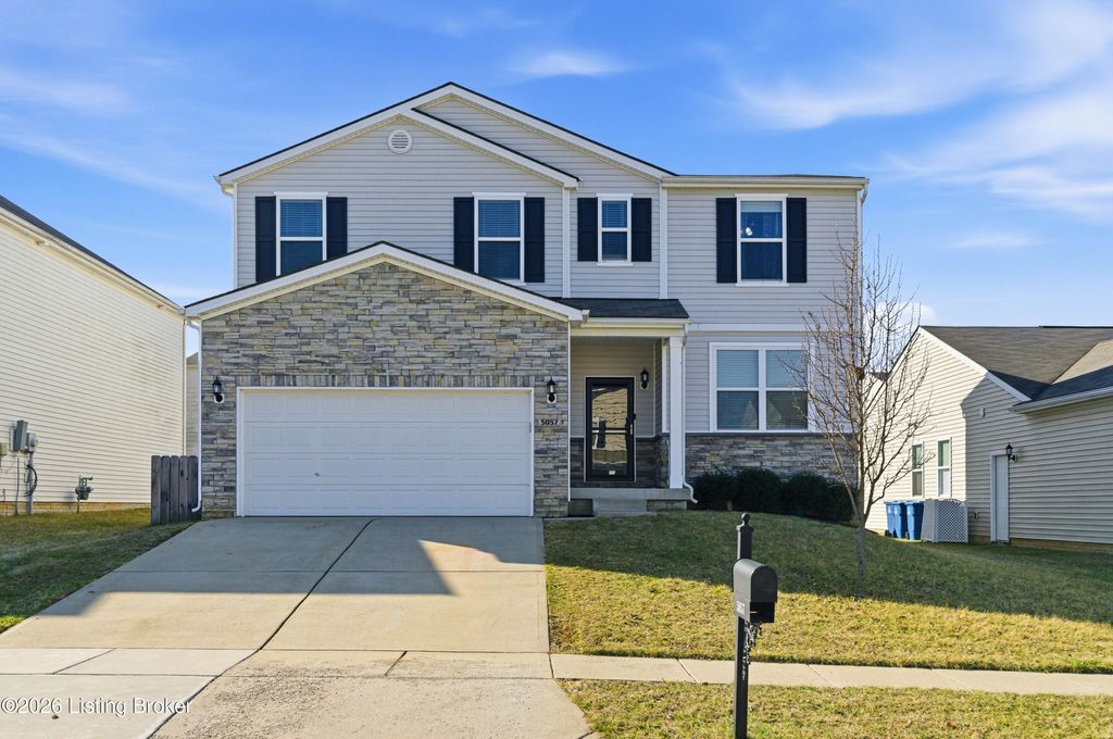 Photo of 5057 Tealwood Dr, Shelbyville, KY 40065 (MLS # 1710612)