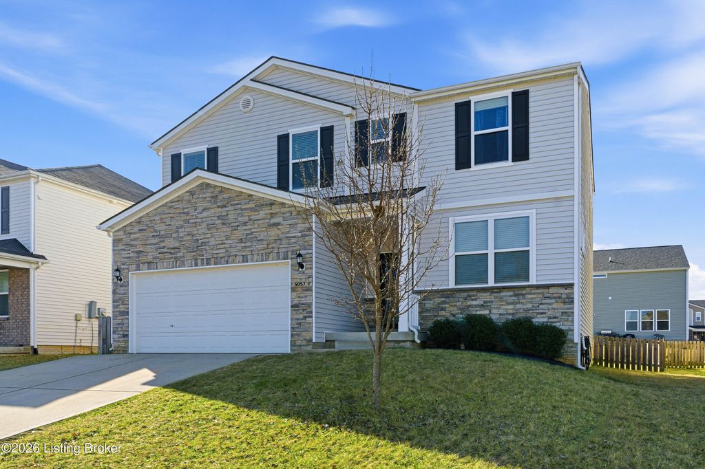 Photo of 5057 Tealwood Dr, Shelbyville, KY 40065 (MLS # 1710612)