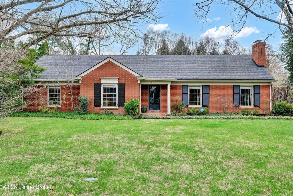 Photo of 6353 Limewood Cir, Louisville, KY 40222 (MLS # 1716746)