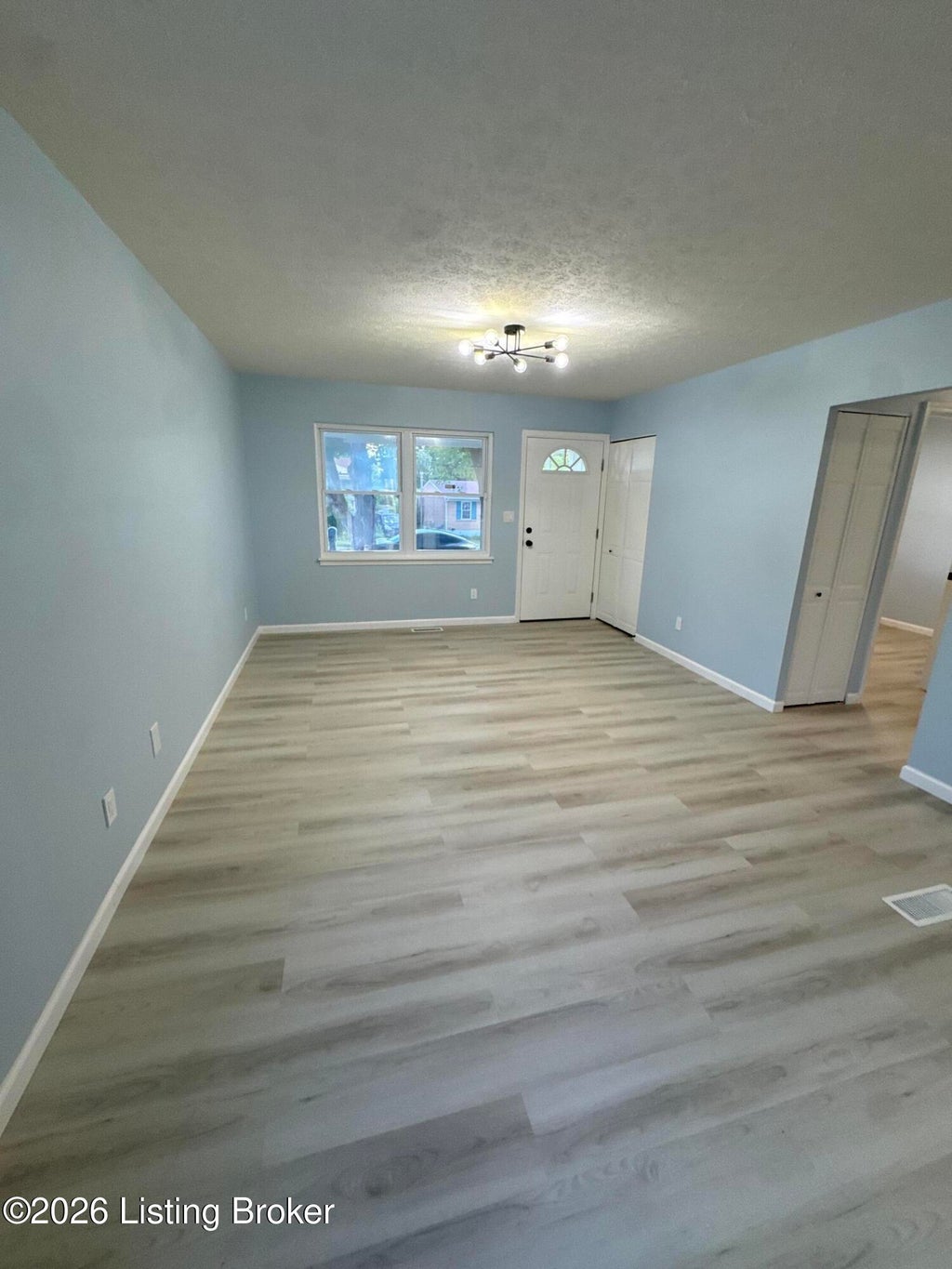 Photo of 10107 McNeely Lake Dr, Louisville, KY 40229 (MLS # 1725785)