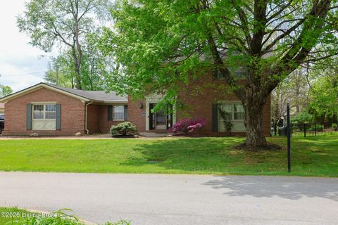 Photo of 2426 Chattesworth Ln, Louisville, KY 40242 (MLS # 1714367)