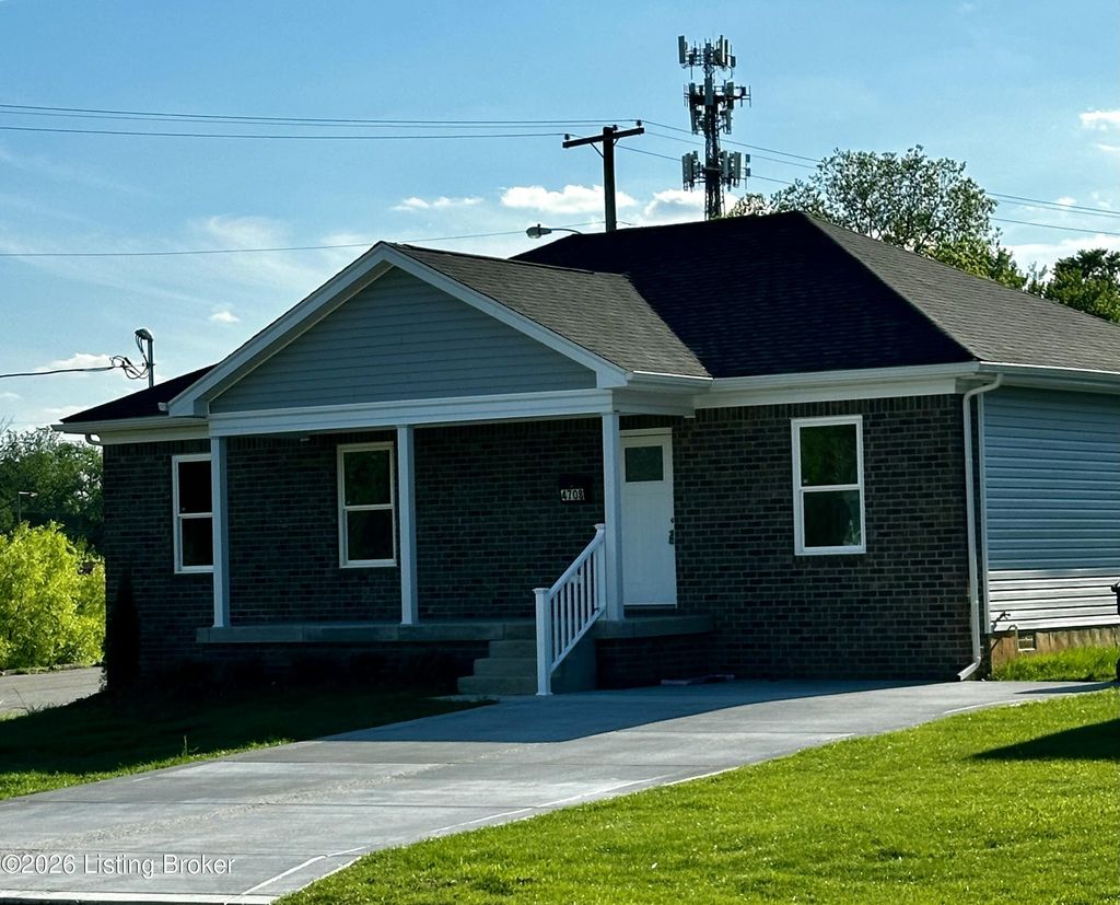 Photo of 4708 Quinn Dr, Louisville, KY 40216 (MLS # 1716075)
