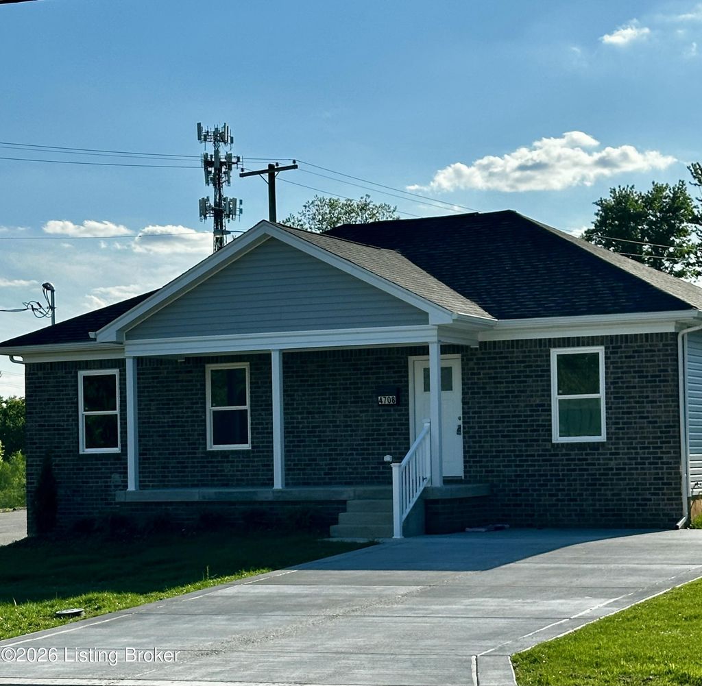 Photo of 4708 Quinn Dr, Louisville, KY 40216 (MLS # 1716075)