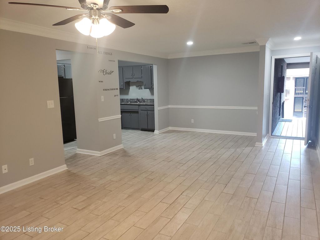 Photo of 100 E Florence Ave #7, Louisville, KY 40214 (MLS # 1705634)