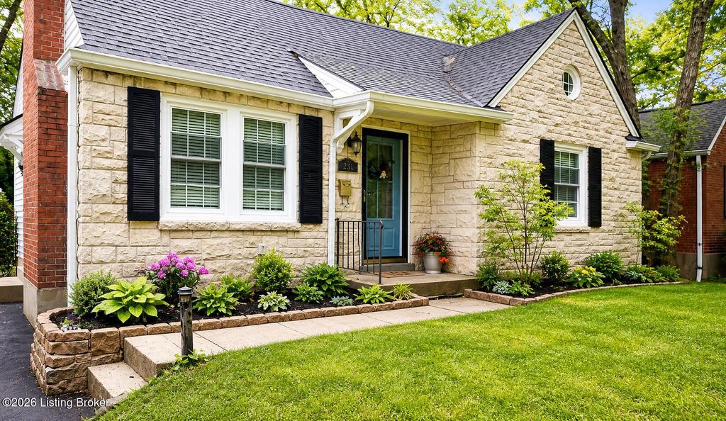 Photo of 231 S Hubbards Ln, Louisville, KY 40207 (MLS # 1716399)
