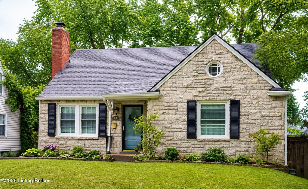 Photo of 231 S Hubbards Ln, Louisville, KY 40207 (MLS # 1716399)