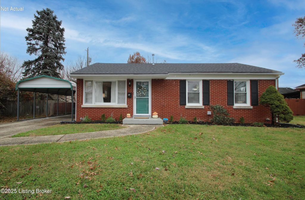 Photo of 1319 Whirlaway Dr, Louisville, KY 40242 (MLS # 1704361)