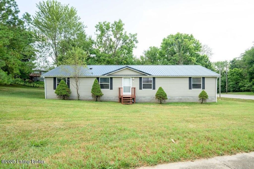 Photo of 501 Moore Dr, Elizabethtown, KY 42701 (MLS # 1709648)