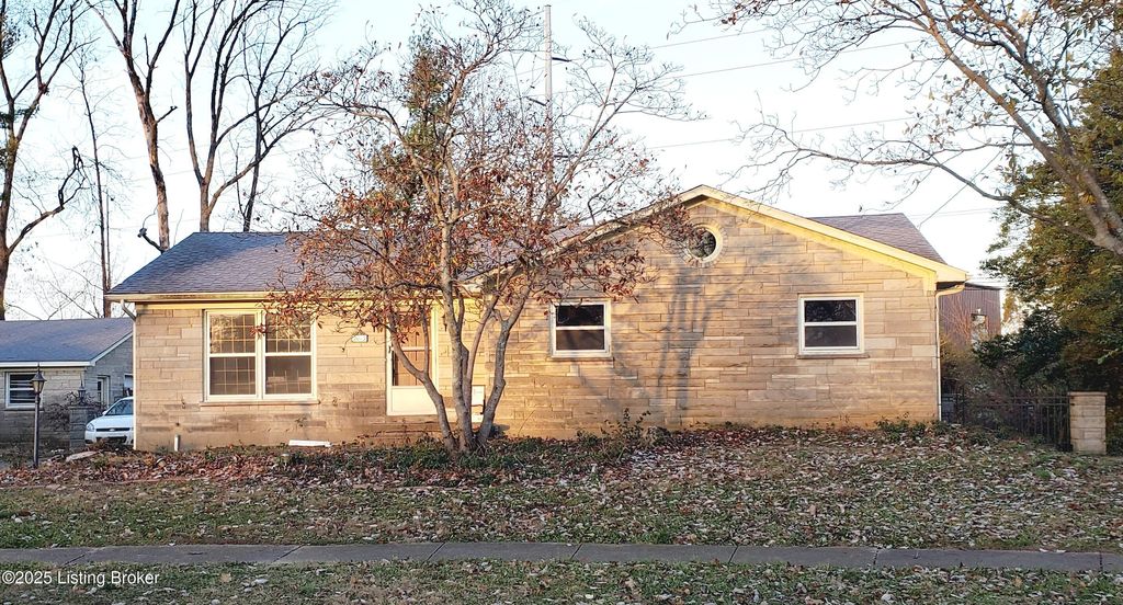 Photo of 2013 Old Hickory Rd, Louisville, KY 40299 (MLS # 1705213)