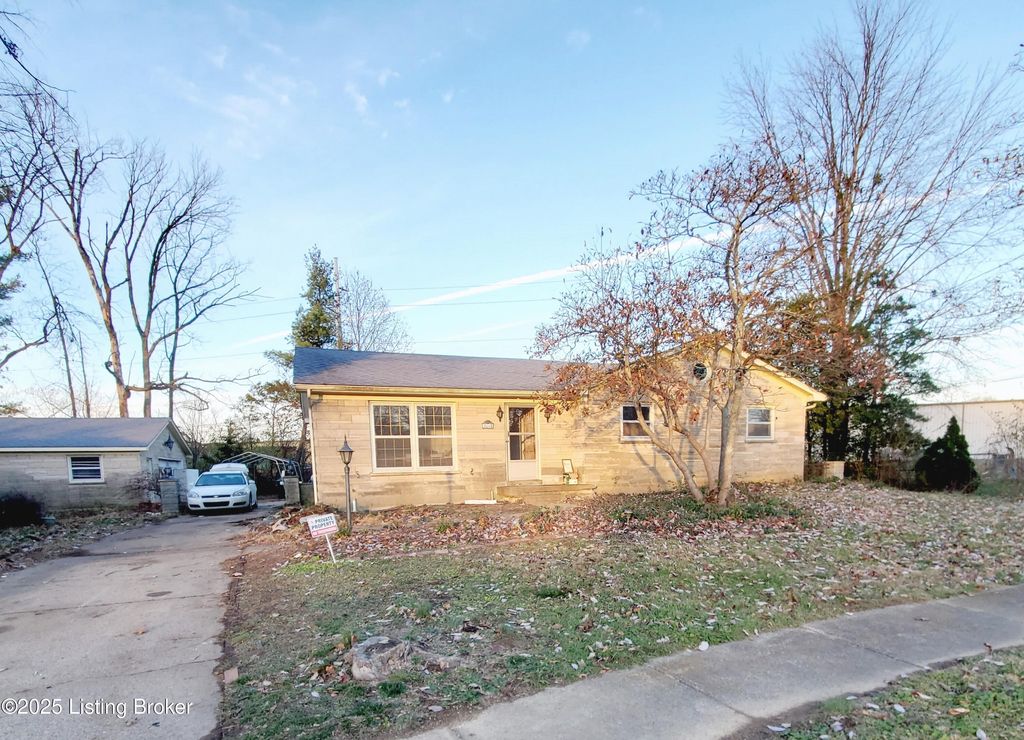Photo of 2013 Old Hickory Rd, Louisville, KY 40299 (MLS # 1705213)