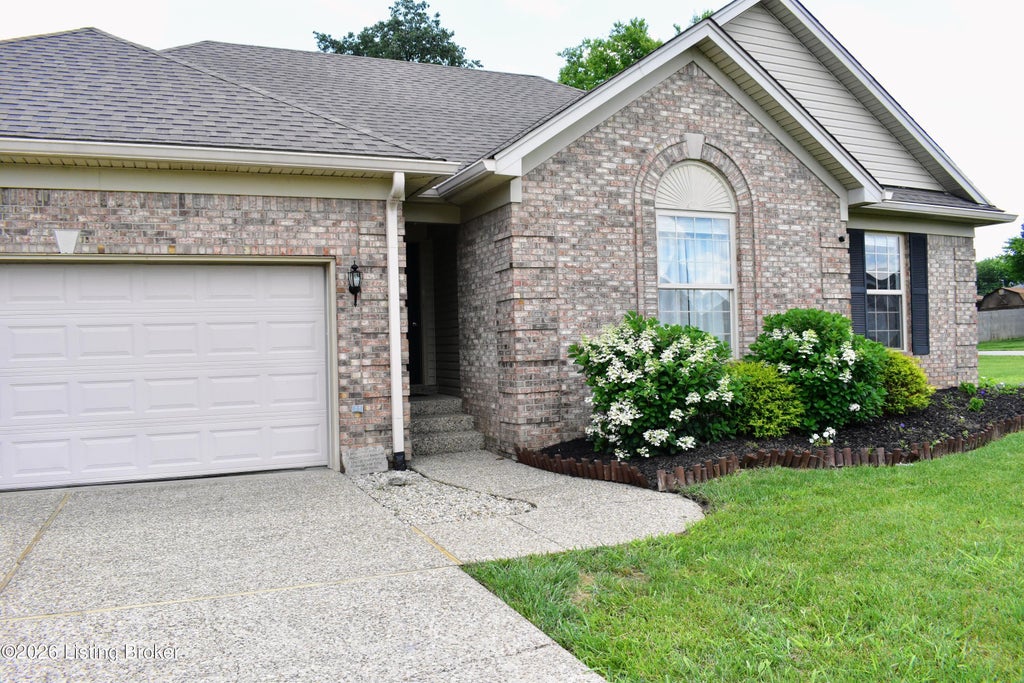 Photo of 581 Justin Trail, Mt Washington, KY 40047 (MLS # 1720536)