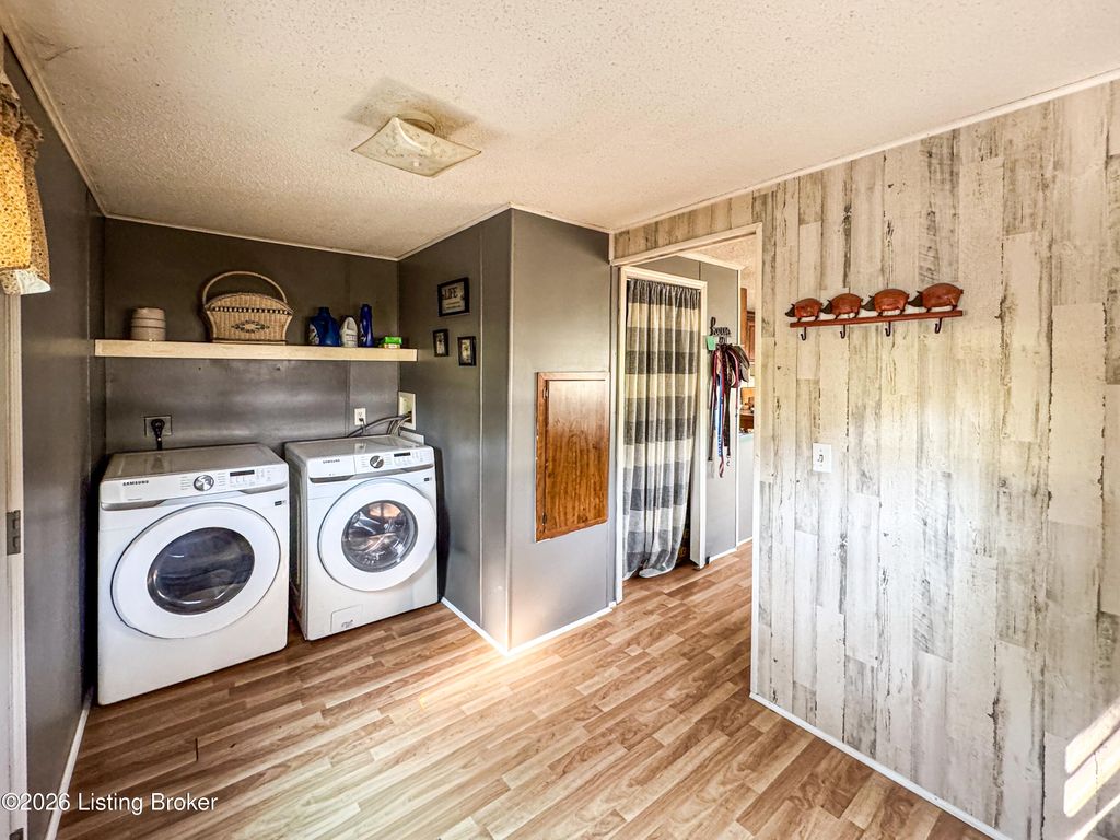 Photo of 35 Oakland Dr, Leitchfield, KY 42754 (MLS # 1711595)