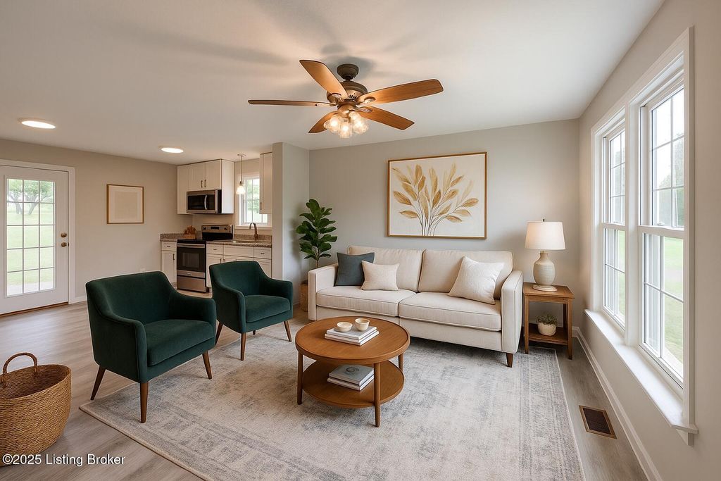 Photo of 138 Springhill Drive Dr, Bardstown, KY 40004 (MLS # 1701188)