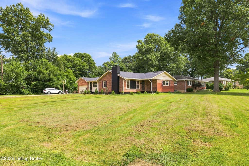 Photo of 8301 Siesta Way, Louisville, KY 40219 (MLS # 1726670)