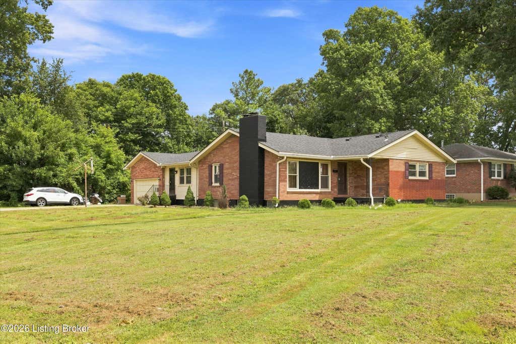 Photo of 8301 Siesta Way, Louisville, KY 40219 (MLS # 1726670)
