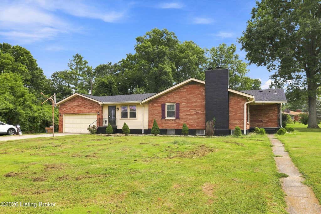 Photo of 8301 Siesta Way, Louisville, KY 40219 (MLS # 1726670)