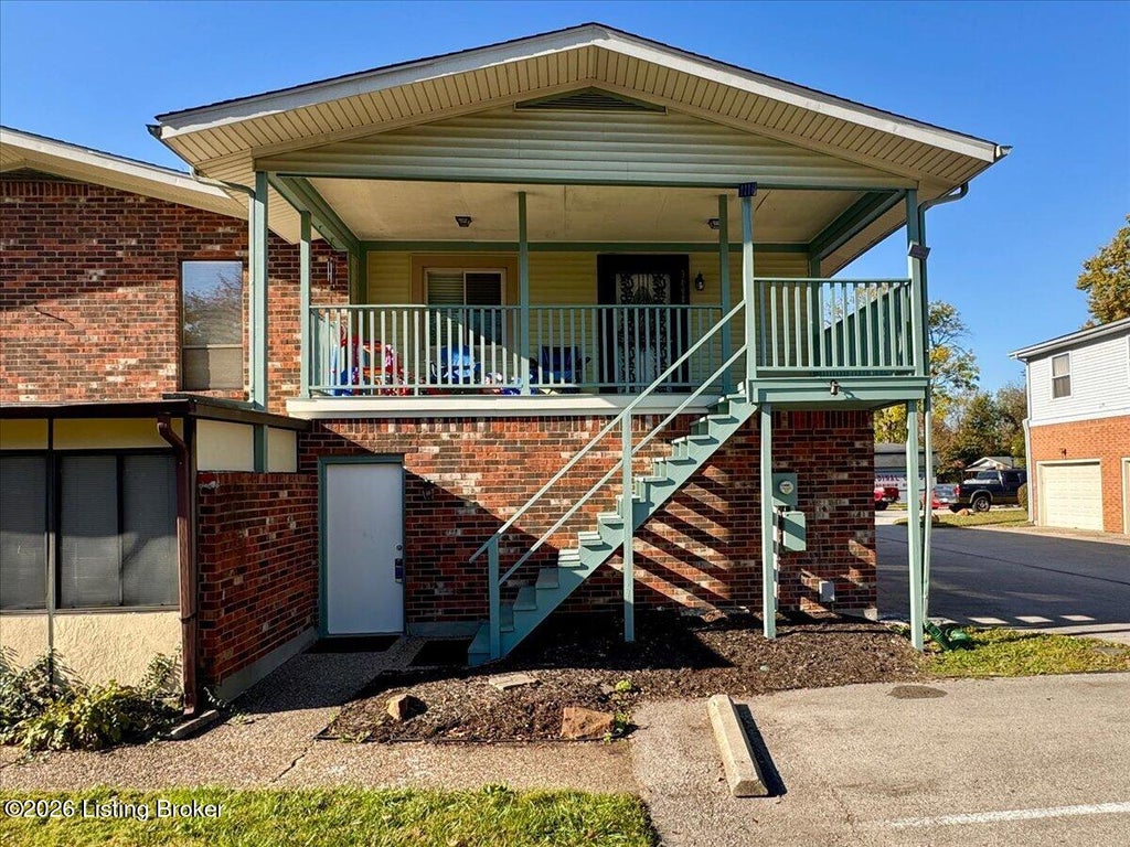 Photo of 3008 Brookway Ct, Louisville, KY 40214 (MLS # 1732772)