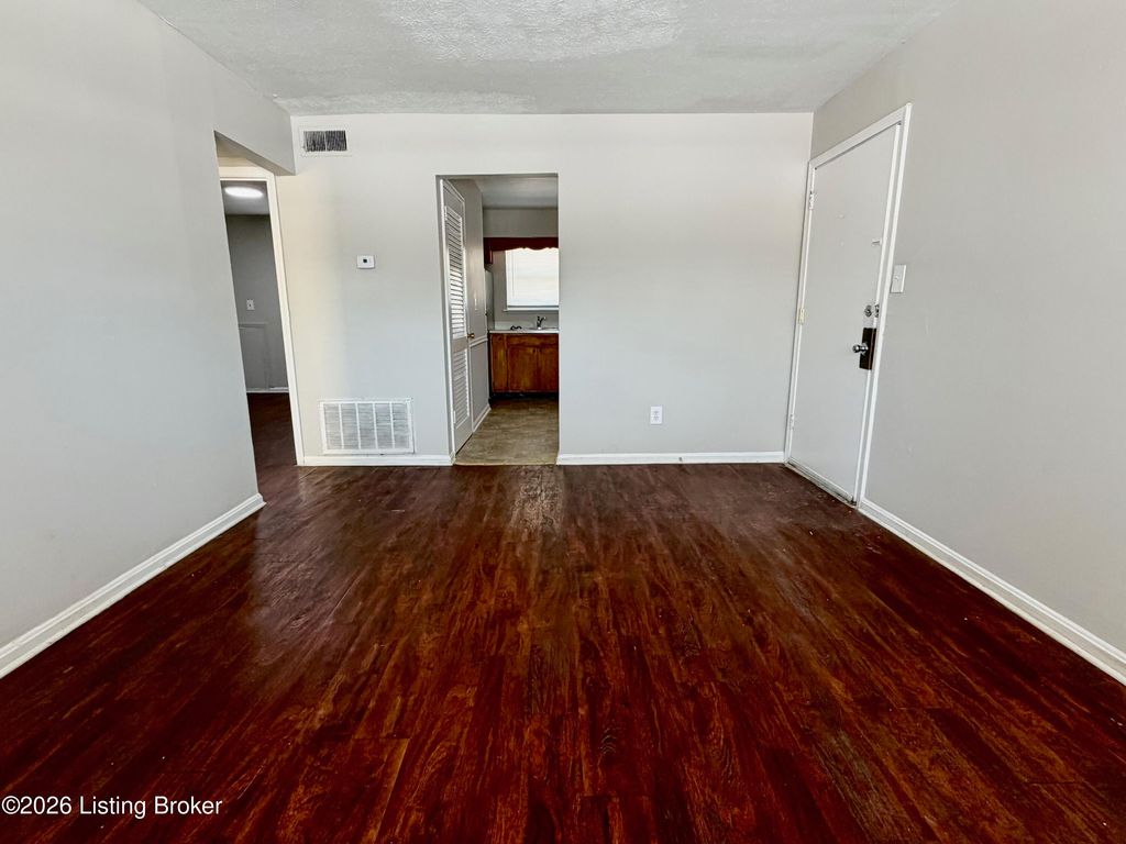 Photo of 3705 Briarbridge Ln #3, Louisville, KY 40218 (MLS # 1708671)