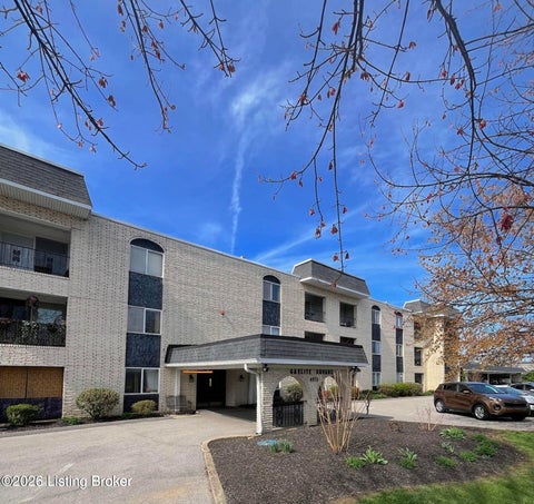 Condo For Sale - 4875 Sherburn Ln #3P<br/> Louisville, KY 40207