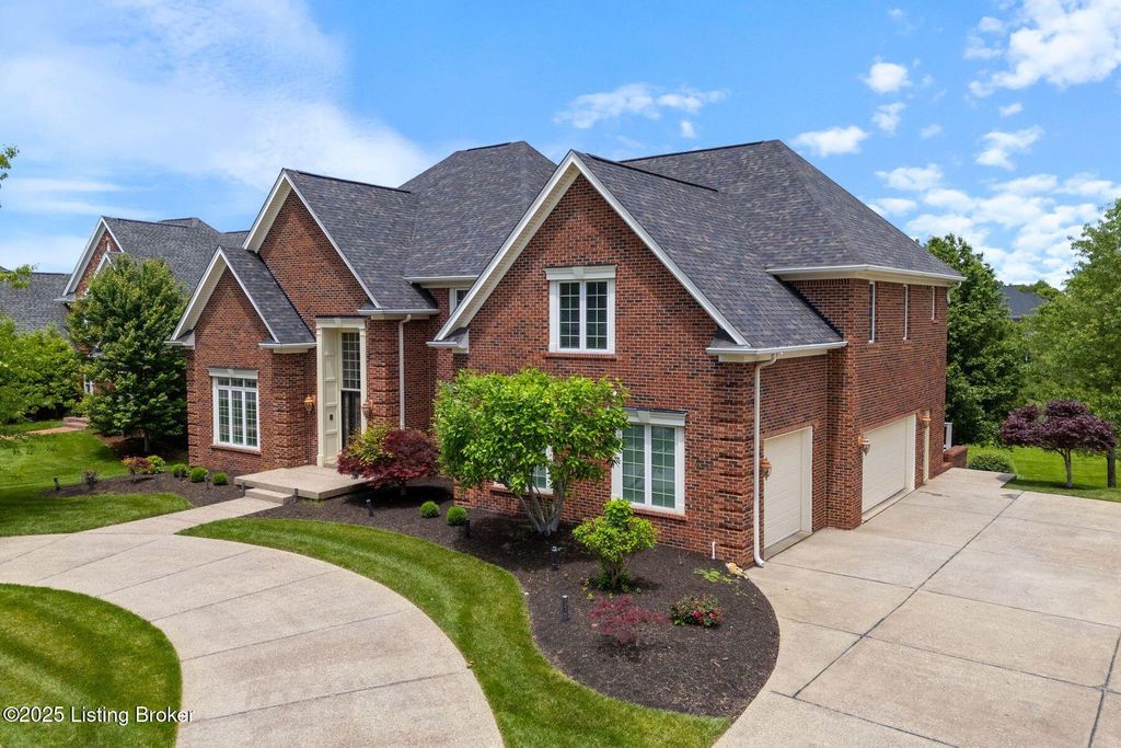 Photo of 12711 Crestmoor Cir, Prospect, KY 40059 (MLS # 1687496)