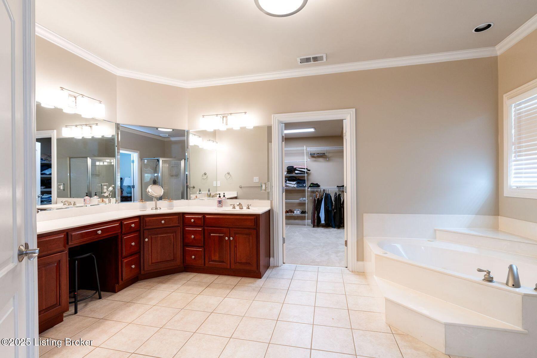 12711 Crestmoor Cir, Prospect, Kentucky image 32