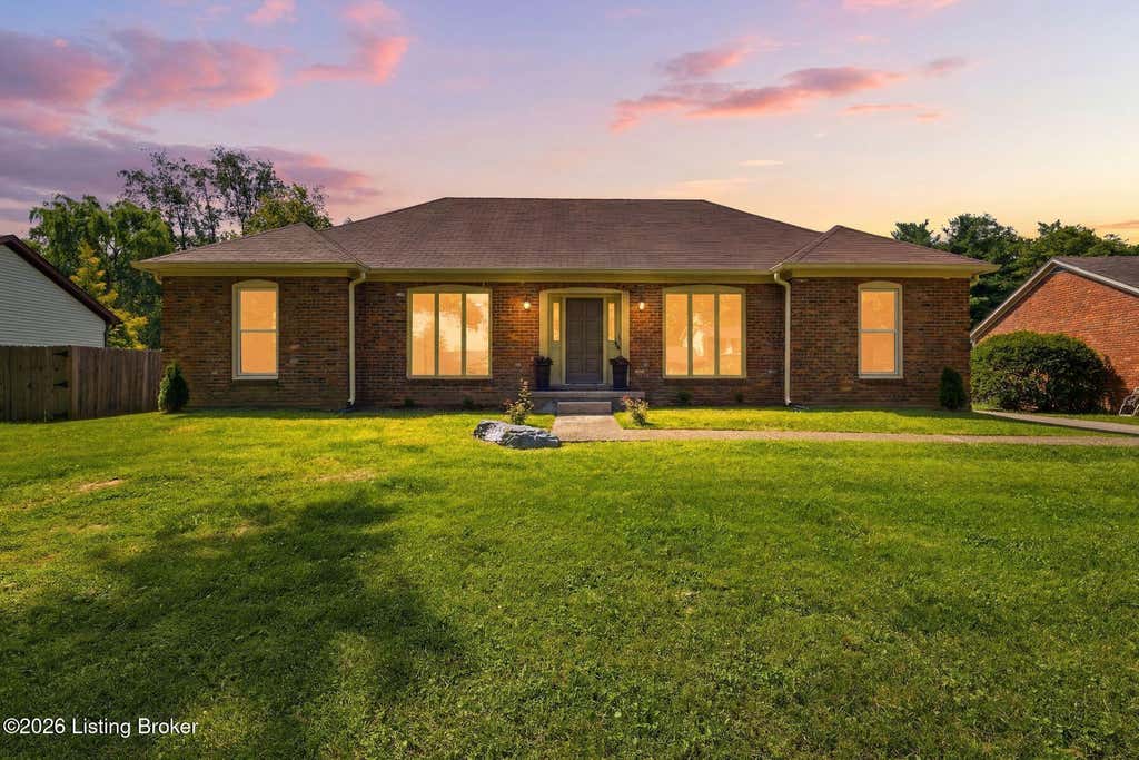 Photo of 10110 Timberwood Cir, Louisville, KY 40223 (MLS # 1720818)