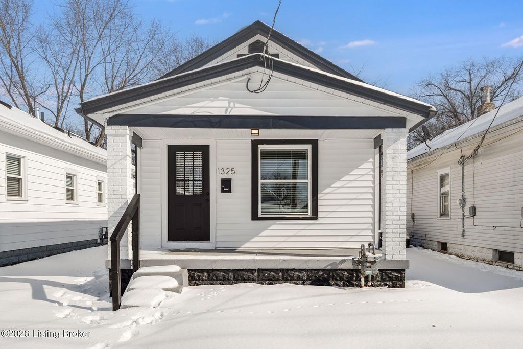 Photo of 1325 Lillian Ave, Louisville, KY 40208 (MLS # 1707994)