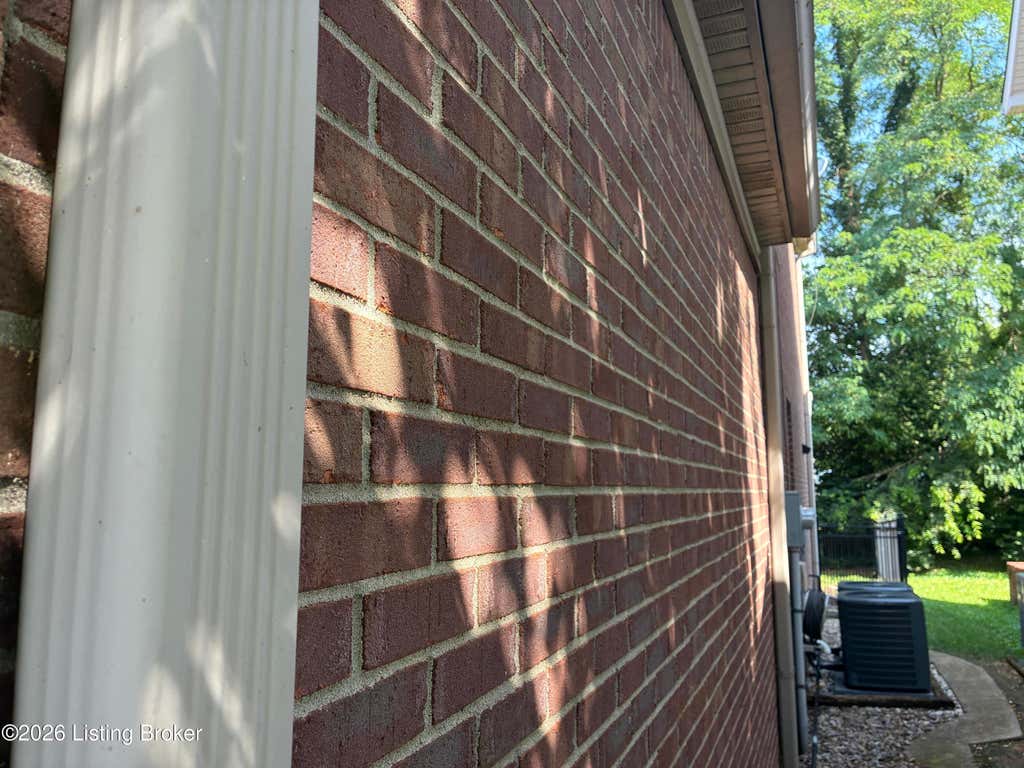 Photo of 5127 Craigs Creek Dr, Louisville, KY 40241 (MLS # 1725099)