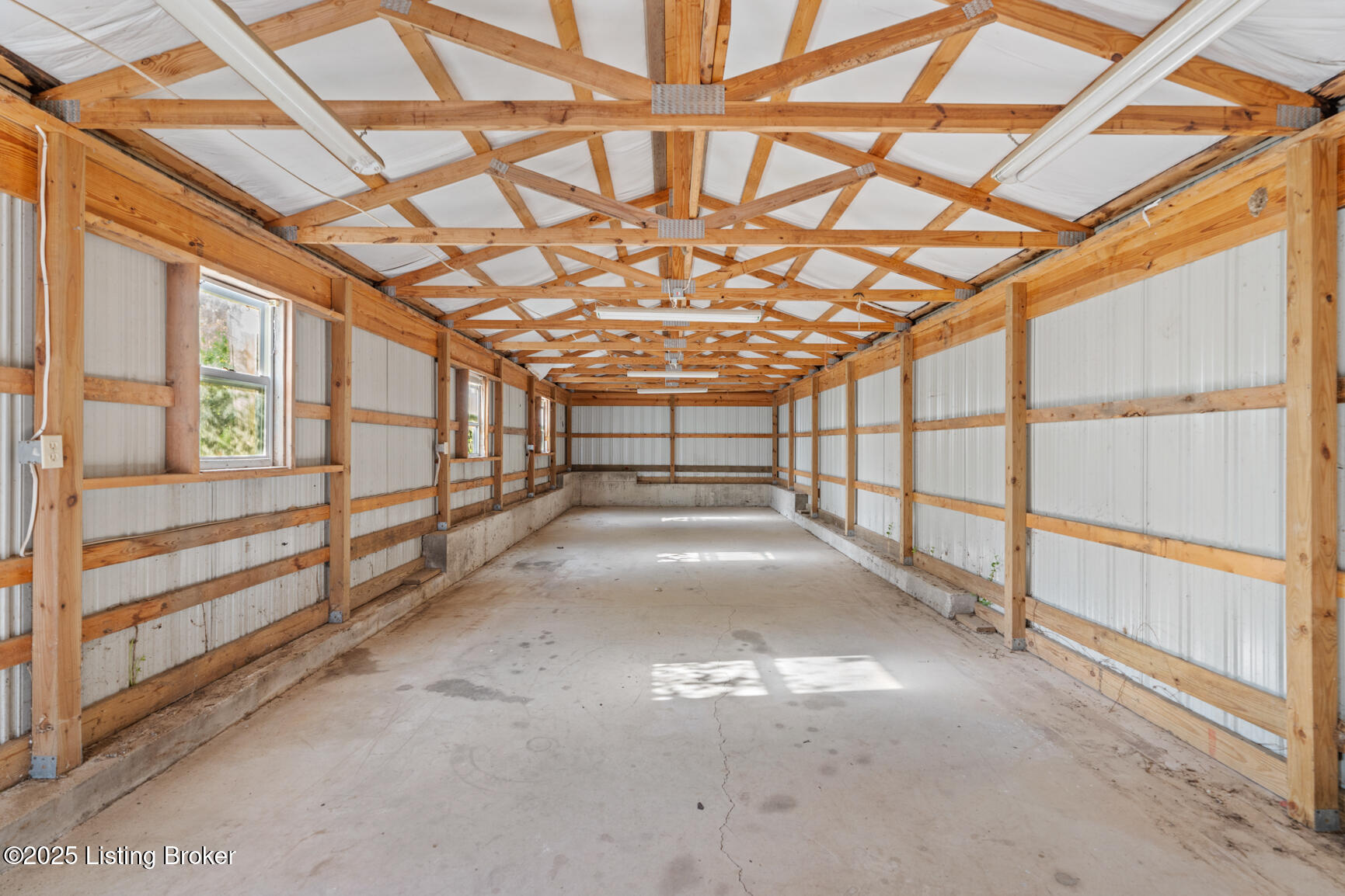 140 W Cross, New Castle, Pennsylvania image 35